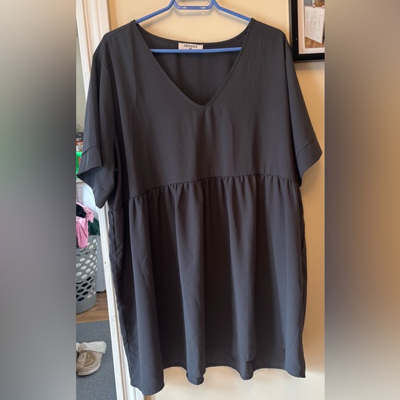 Chic Soul Black V-Neck peplum Blouse - Picture 1 of 3